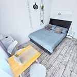 Biulux Homestay *
